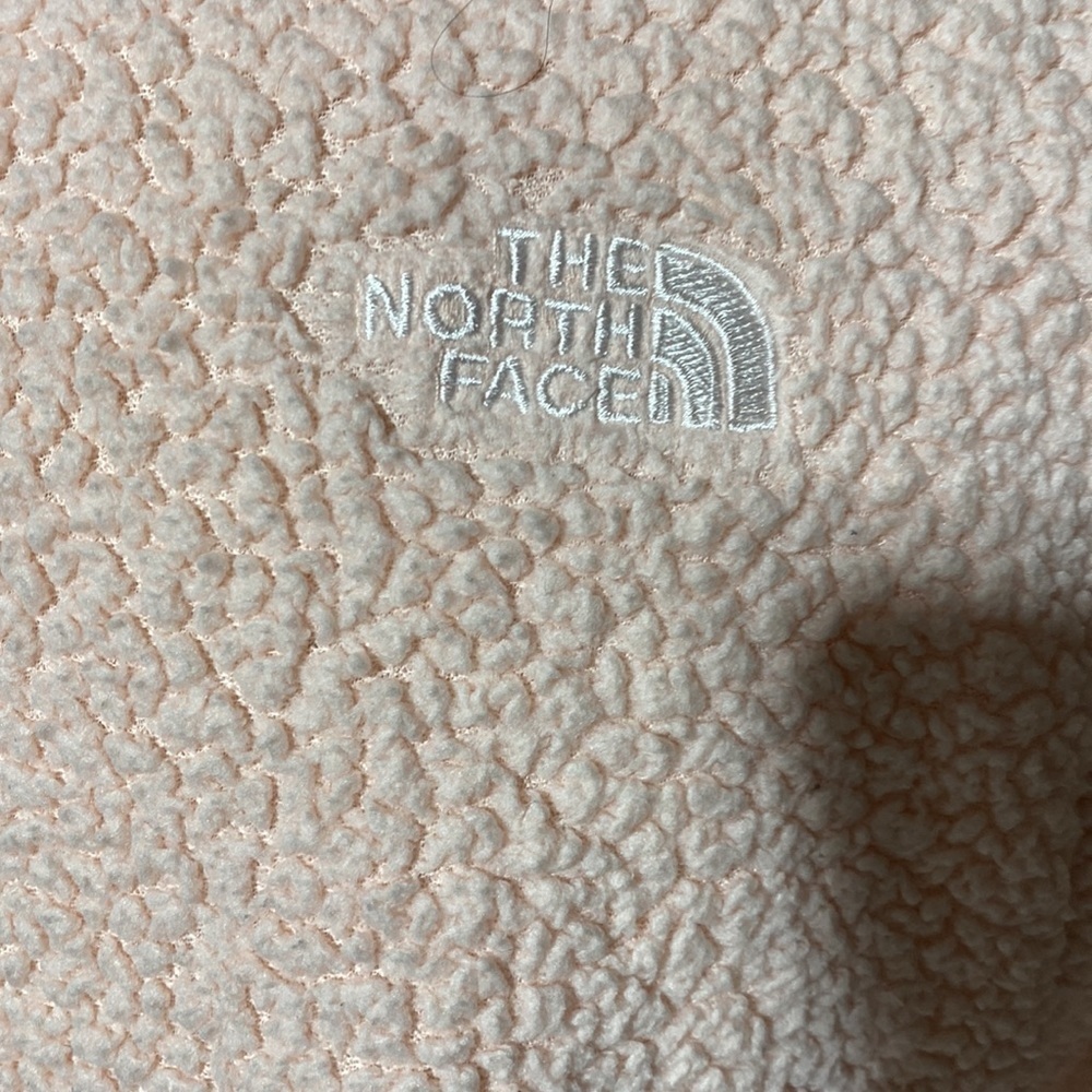 THE NORTH FACE Girls Faux Fur Fuzzy Hooded Jacket​​​ - Picture 6 of 7